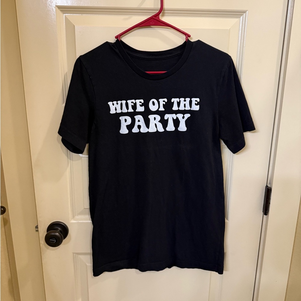 Buckle Black Graphic Tee
